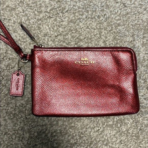 Red metallic Coach wristlet with zipper closure + bag tag attached - Picture 7 of 9